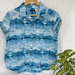 Urban Outfitters Button Up Shirt! ✨